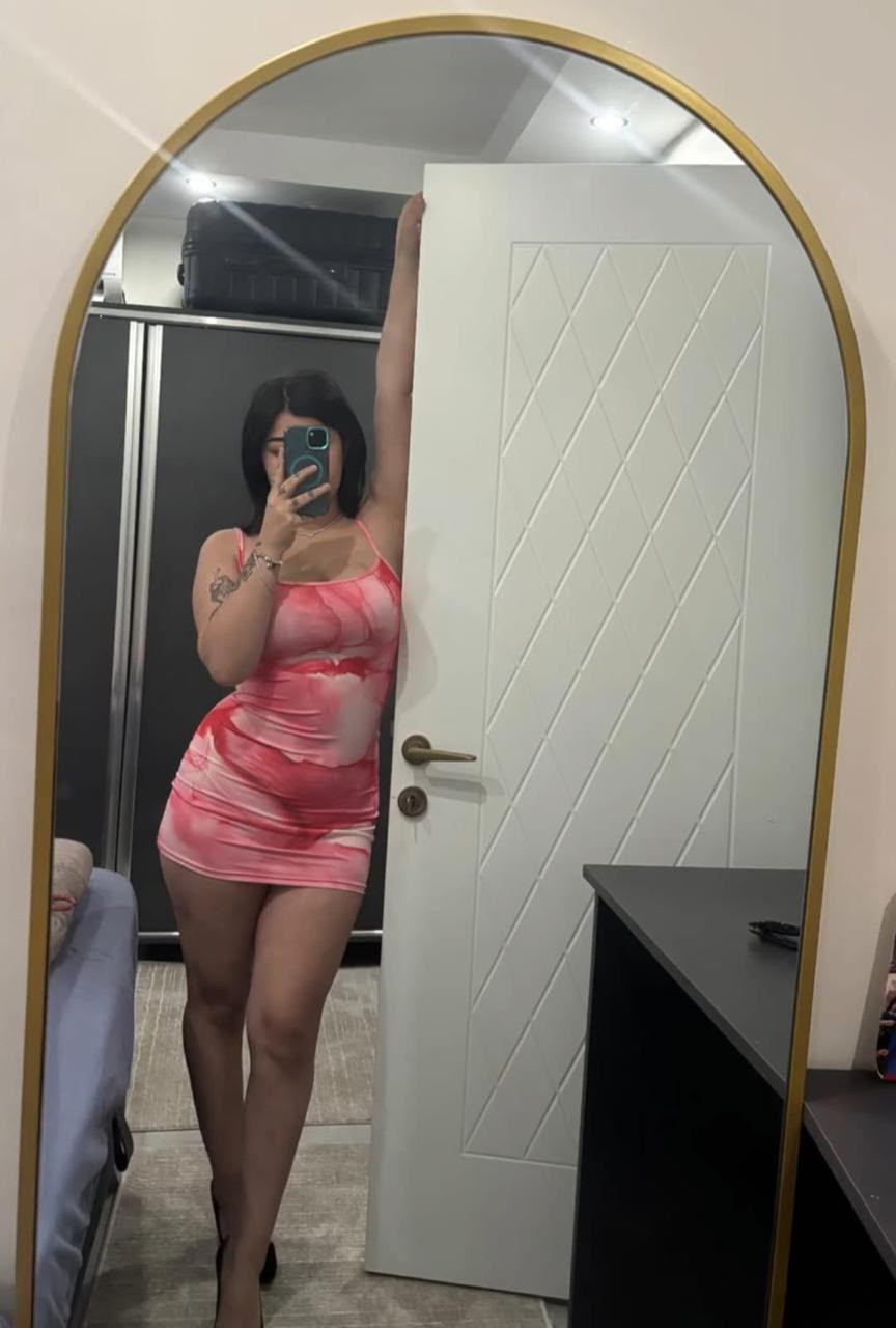 Yemişli Aşkı Bulmuş Kadın Escort Kadeh